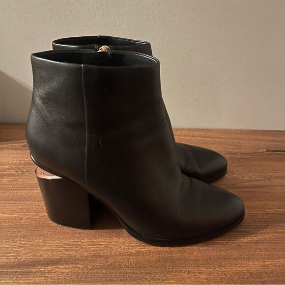 Alexander Wang Gabi Cutout Black Leather Ankle Boots Sz 9.5 Rose Gold Heel - Picture 5 of 7